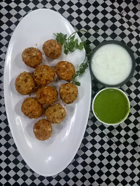 Crunchy Sago Vada [10 Pcs] With Vrat Green Chutney