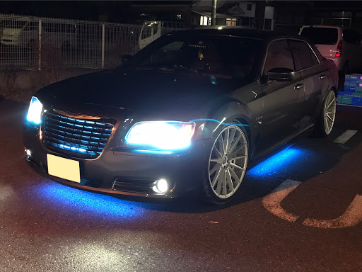 300s のアメ車 チャライスラー Led ライトアップに関するカスタム メンテナンスの投稿画像 車のカスタム情報はcartune