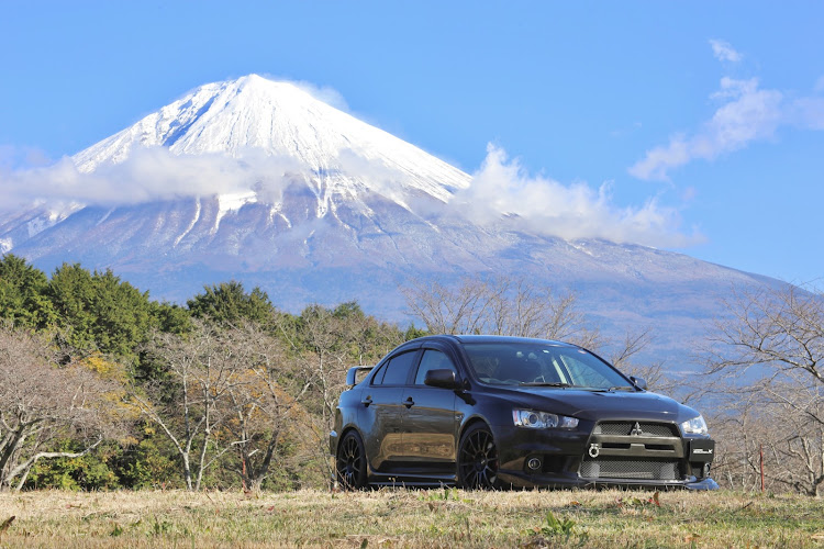 ランサーエボリューションの富士山と愛車・師走突入・12月もよろしくお願いしますに関するカスタム事例の投稿画像5枚目