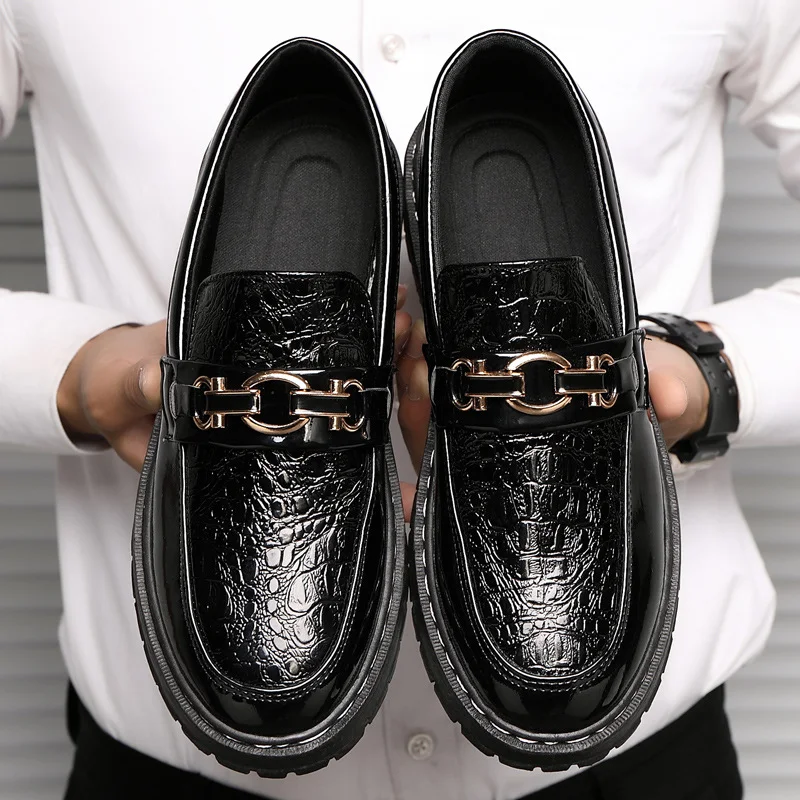 Glossy Casual Men's Youth British Leather Shoes. Stylish and comfortable leather footwear, perfect for everyday wear and