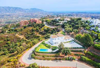 Villa avec piscine et jardin 4