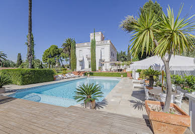 Maison avec piscine et jardin 15