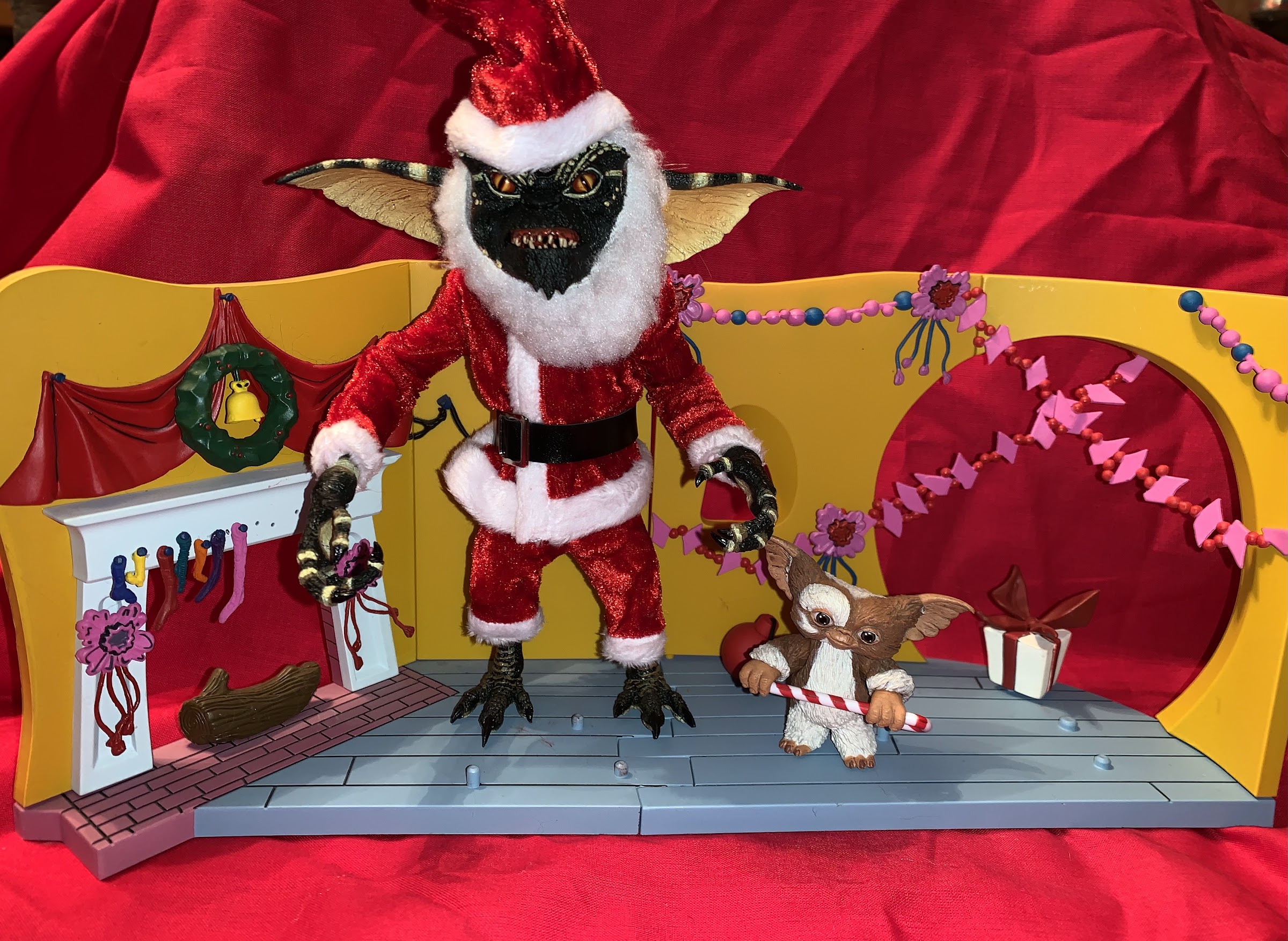 A Vintage 1990s Gremlins Gizmo Santa Soft Toy Plush. 