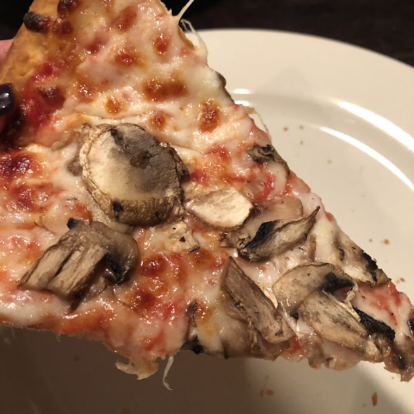 Gluten-Free Pizza at Joey Garlic's