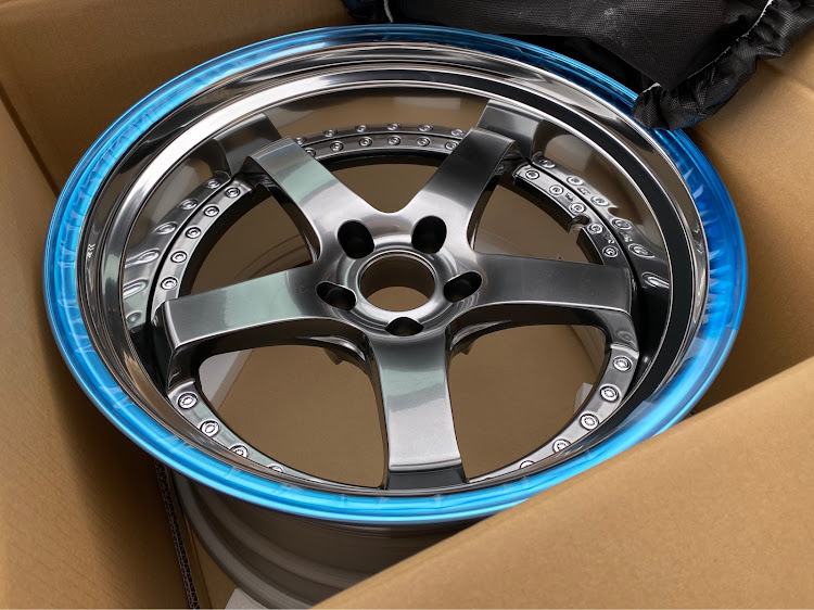 ISのt-demand・フルアーム・326power・SSR wheels・SP4に関するカスタム事例の投稿画像1枚目