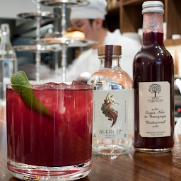 Cassis Gin Royale