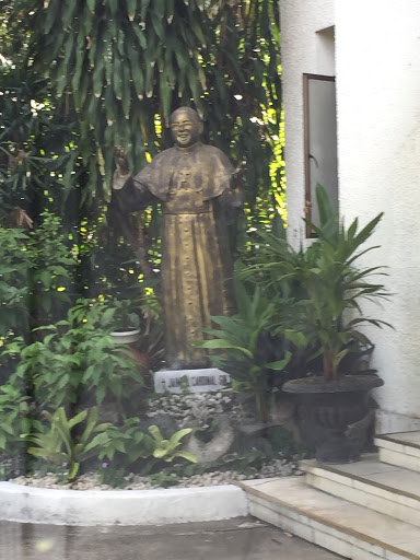 Jaime Cardinal Sin Statue