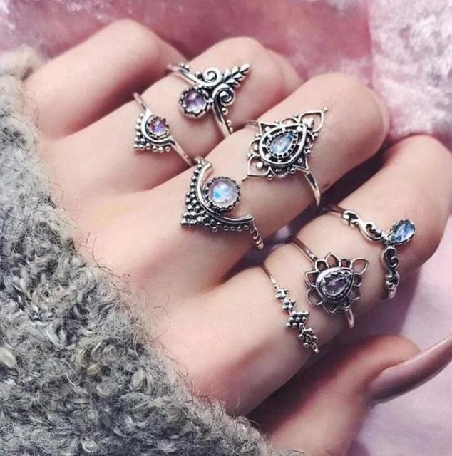 Nosso Conjunto de Anéis Favorito – Anéis Vintage para os Dedos! Adicione charme ao seu visual, ideais para qualquer ocasião. Compre já e brilhe!