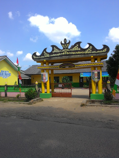 Gapura SD Negeri 1 Braja Sakti