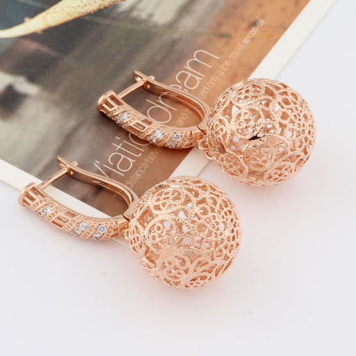 Title 4, Fashionable Hollow Large Spherical Earrings — L...