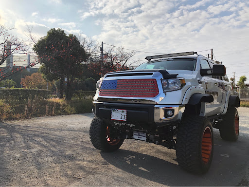 セコイア のセコイア 逆輸入車 星条旗 リフトアップ アメ車に関するカスタム メンテナンスの投稿画像 車のカスタム情報はcartune