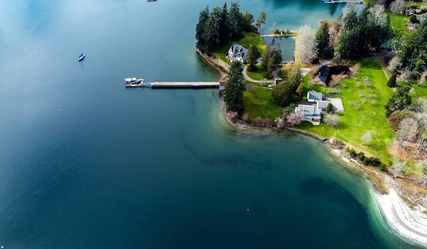 House with pool and garden Bainbridge Island