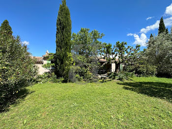 villa à Robion (84)