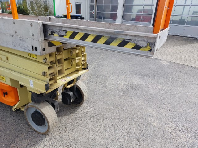 Picture of a JLG 2030ES