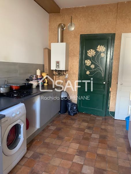 Vente appartement 6 pièces 127 m² à Saint-Etienne (42000), 110 000 €