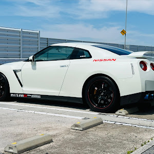 NISSAN GT-R R35