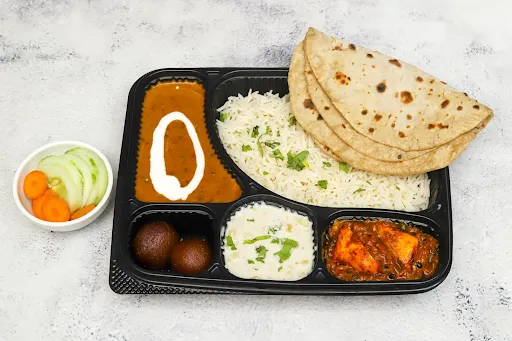 Jain Kadai Paneer With Dal Makhani Thali