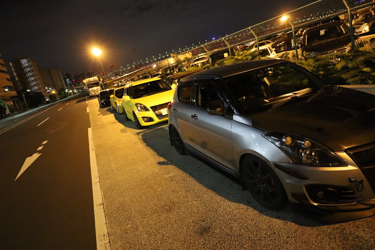 スイフトスポーツの品川埠頭・海ほたる・Z33・86・zc32sコラボに関するカスタム事例の投稿画像1枚目