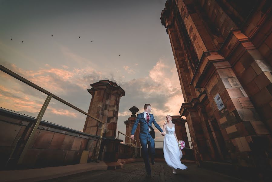 Fotógrafo de casamento Vyacheslav Luchnenkov (lucnenkov). Foto de 13 de agosto 2014