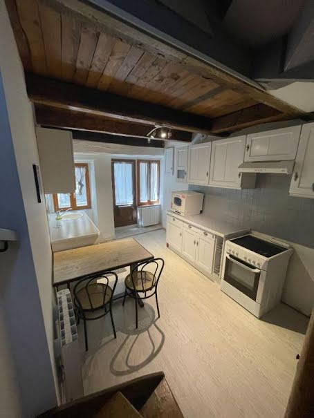 Location meublée appartement 2 pièces 41 m² à Saint-Flour (15100), 370 €