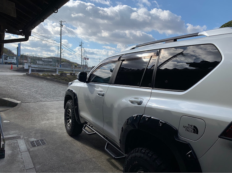 ランドクルーザープラドのプラド150・TOYOTA・カスタム・ランドクルーザープラド・リフトアップに関するカスタム事例の投稿画像1枚目
