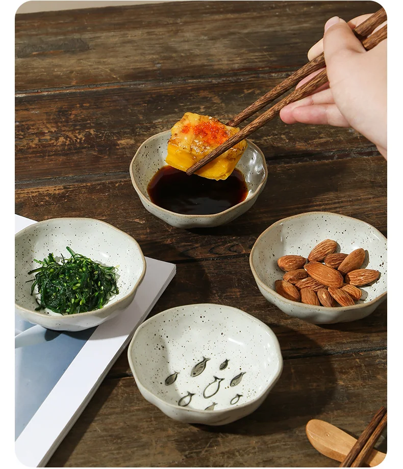 Saucière à Condiments en Céramique Japonaise pour la Maison Ajoutez une touche d'élégance à votre table. Parfait pour les sauces, huiles et plus encore.