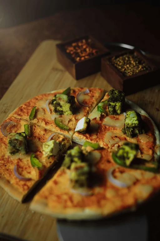 Hariyali Paneer Pizza