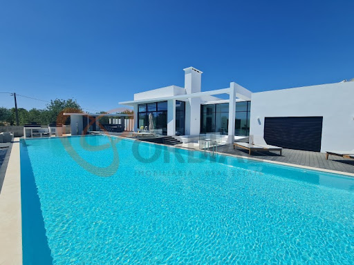 Maison avec piscine 1