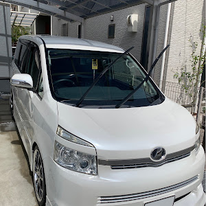 ヴォクシー ZRR70W