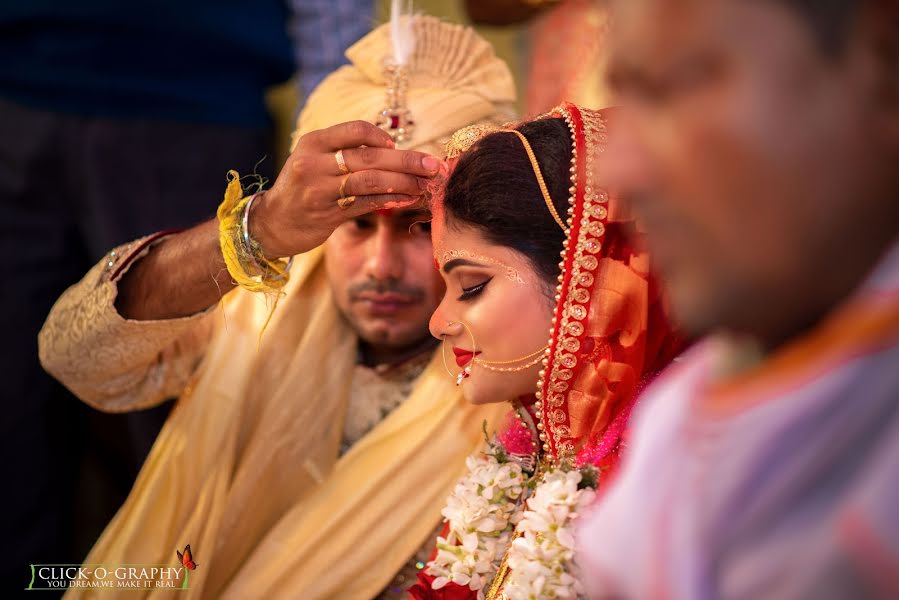 Wedding photographer Sandipta Sourav Paul (clickography10). Photo of 9 December 2020