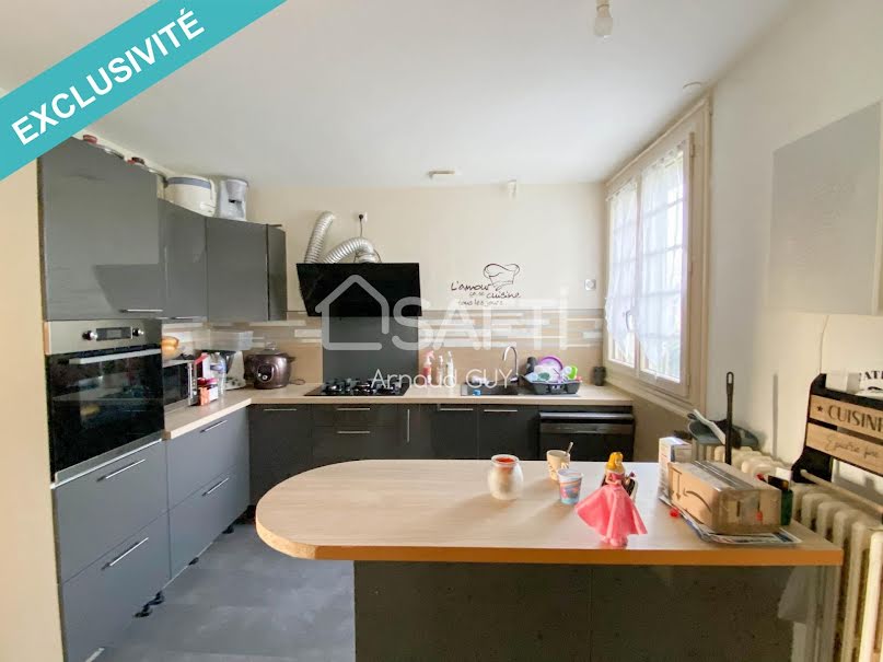 Vente maison 6 pièces 136 m² à Saint-Rémy-des-Monts (72600), 196 000 €