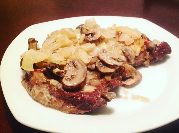 http://theketotrainer.blogspot.com/p/butter-steak-with-creamy-mushrooms-and.html