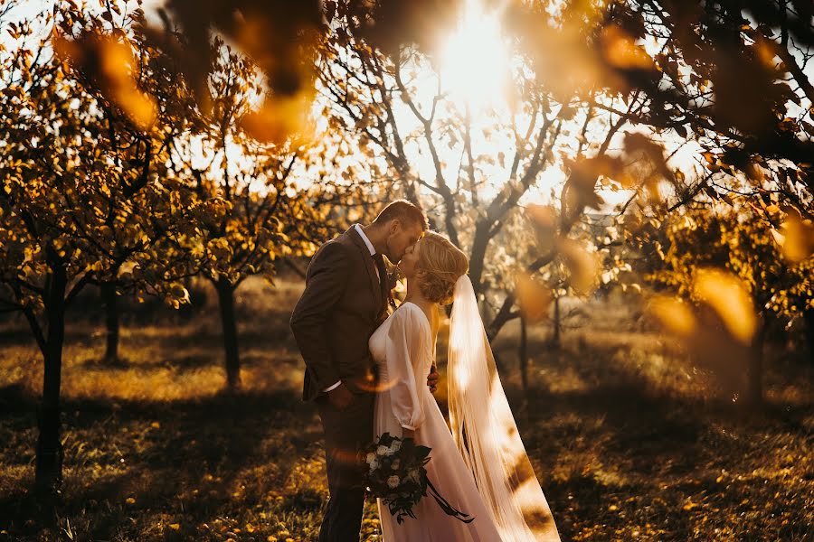 Photographe de mariage Adéla Nedorostková (fotkysdusi). Photo du 7 novembre 2023