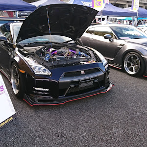 NISSAN GT-R