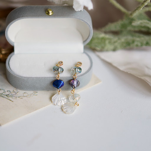 Title 3, Original Design Shell Niche Ear Clip