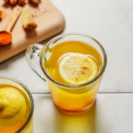 Lemon And Ginger Detox Drink Punch