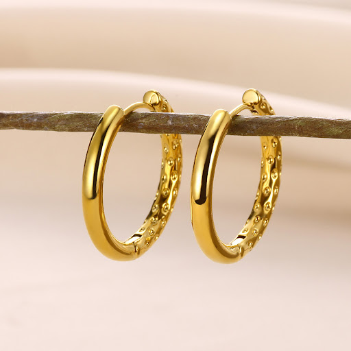 Title 8, Simple High Luxury 18K Gold Linear Earrings. Eu...