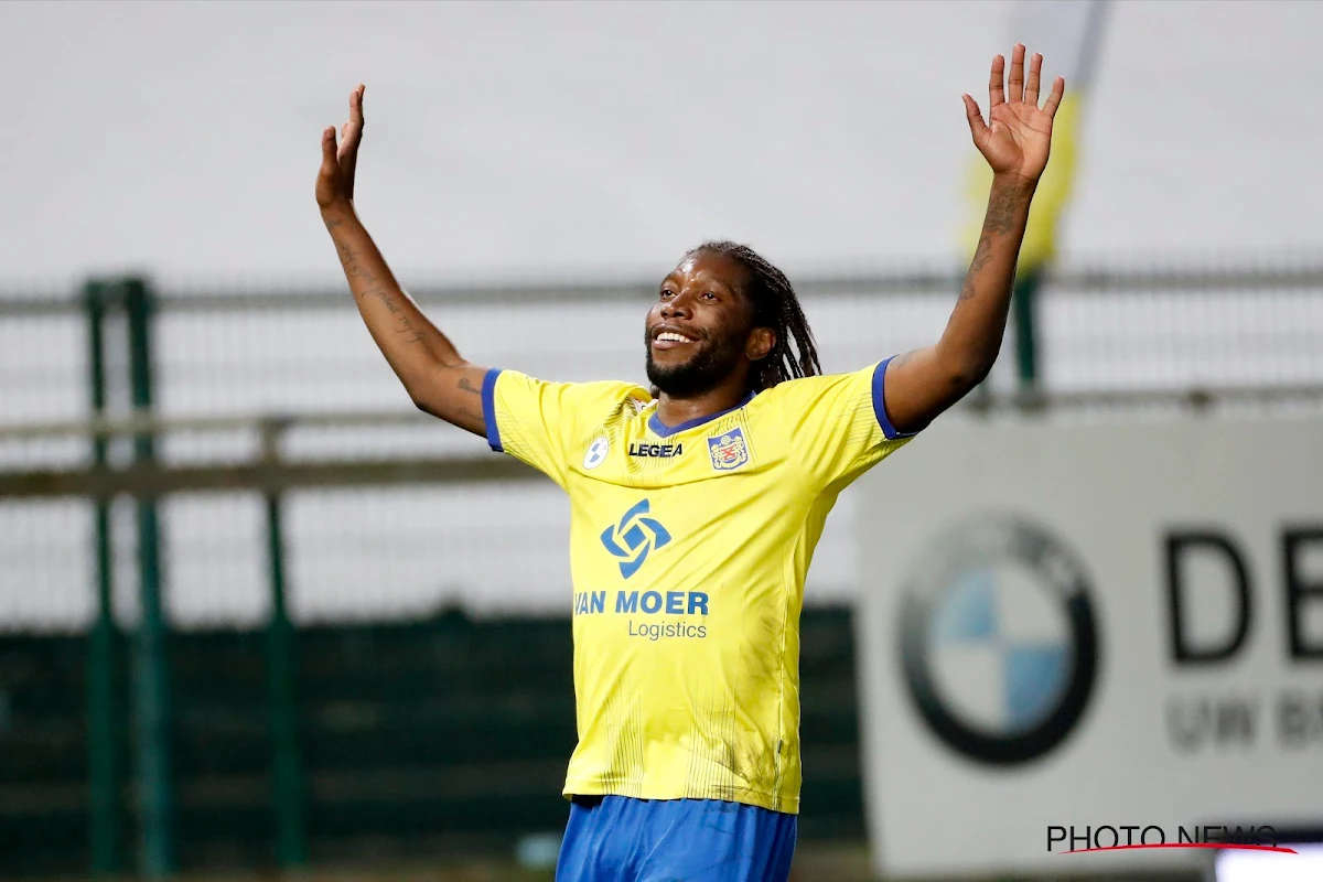 Mbokani bewijst opnieuw goudwaarde en houdt Beveren in spoor van leider Beerschot