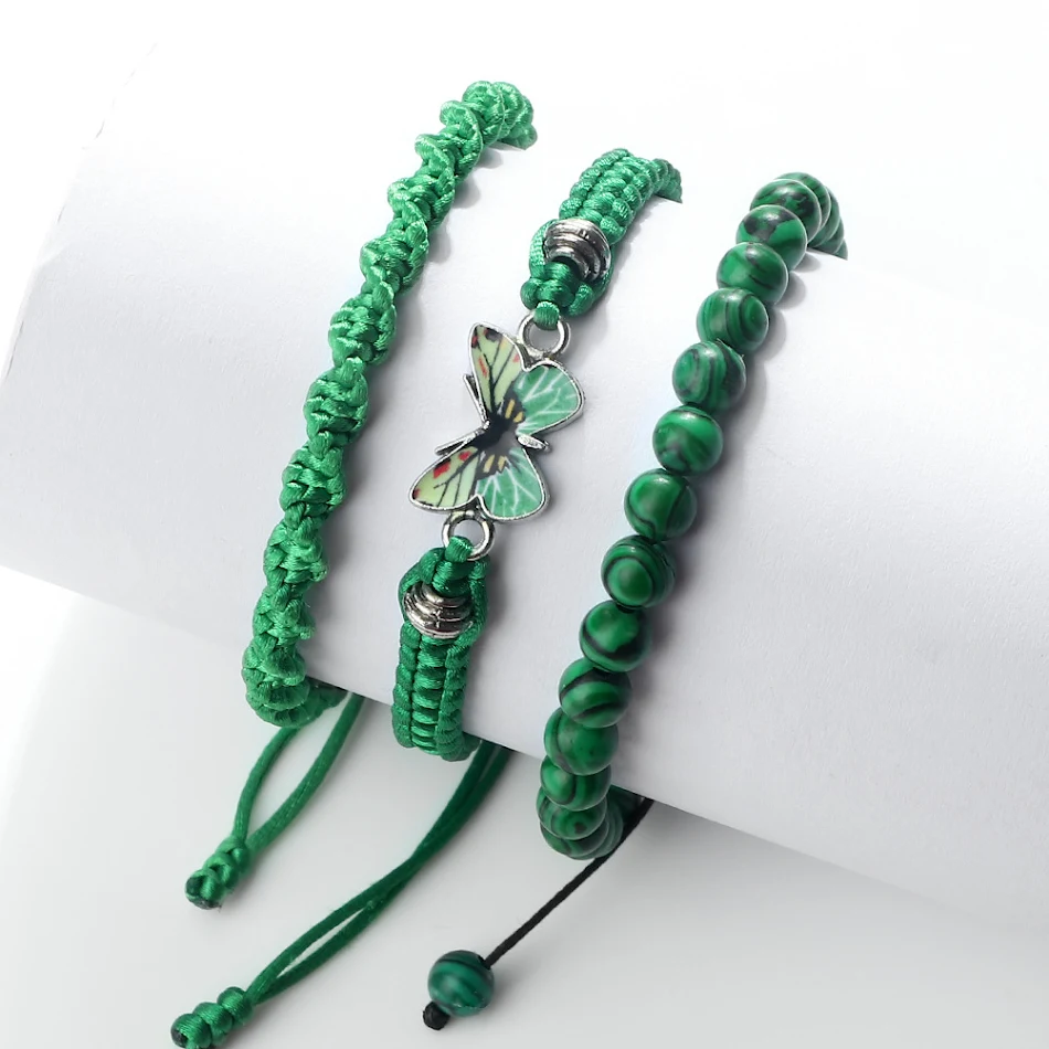 Joias artesanais tecidas à mão, estilo Europeu e Americano. Adicione um toque de sofisticação e expresse sua individualidade com elegância.