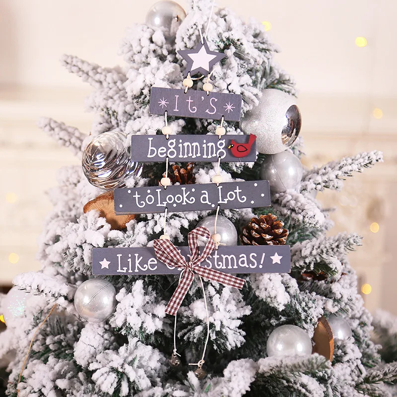Title 7, Houten kerstversiering met vijfhoekige sterren ...