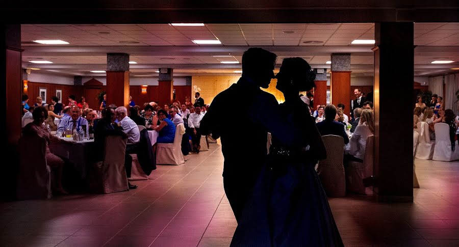 Fotógrafo de casamento Lorenzo Ruzafa (ruzafaphotograp). Foto de 10 de junho 2019