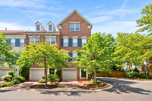 Buy this luxury property in Alexandria (United States) - Brick townhouse with garages