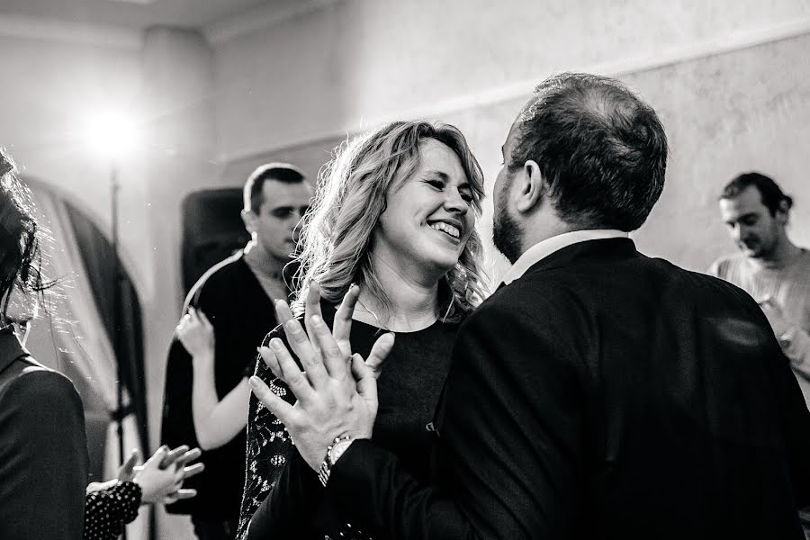 Fotógrafo de casamento Evelina Saveleva (evas). Foto de 16 de fevereiro 2019