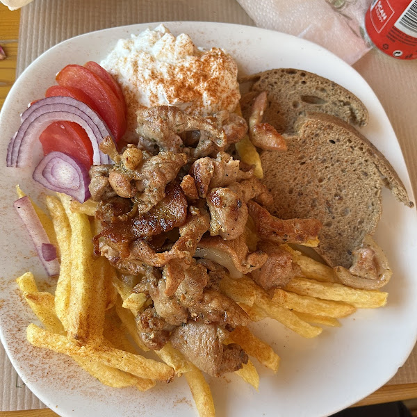 Delicious gyros plate with gluten-free bread