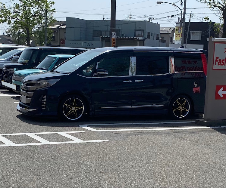 ノアの#シュヴァートSG1・ブラック＆ゴールド・地元最高✨✨・ドライブ・ブリーチしたよに関するカスタム事例の投稿画像2枚目