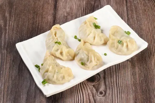 Cheese Chicken Steamed Momos [5 Pieces]