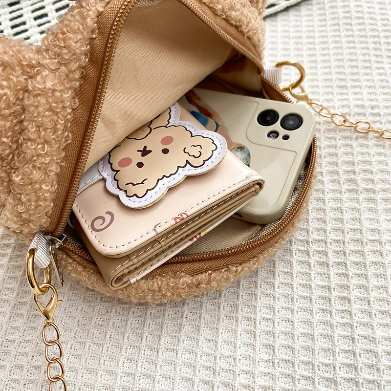 Title 5, Bolsa fofa com estampa de ursinho bordado de pe...