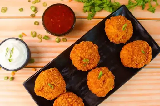 Veg Kurkure Momos [6 Pieces]