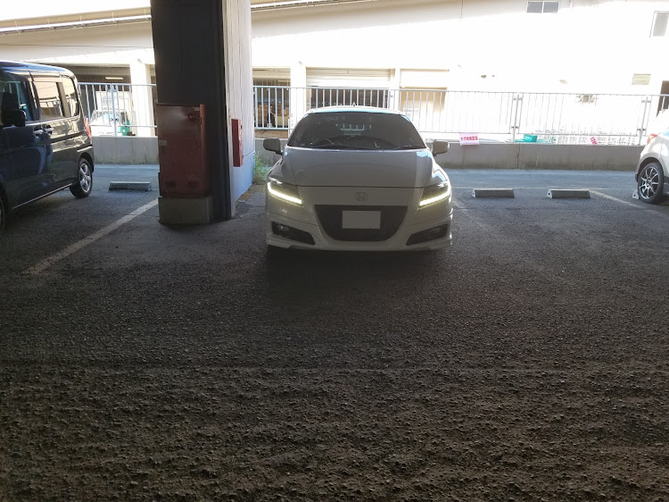 CR-Zの屋内駐車場・涼む・8月もよろしくお願いしますに関するカスタム事例の投稿画像1枚目