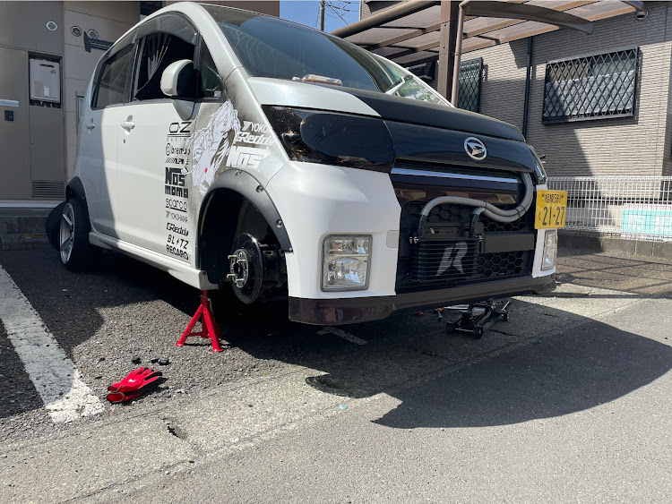 ムーヴカスタムのDIY・ステアリングブーツ交換・車高調整に関するカスタム事例の投稿画像3枚目